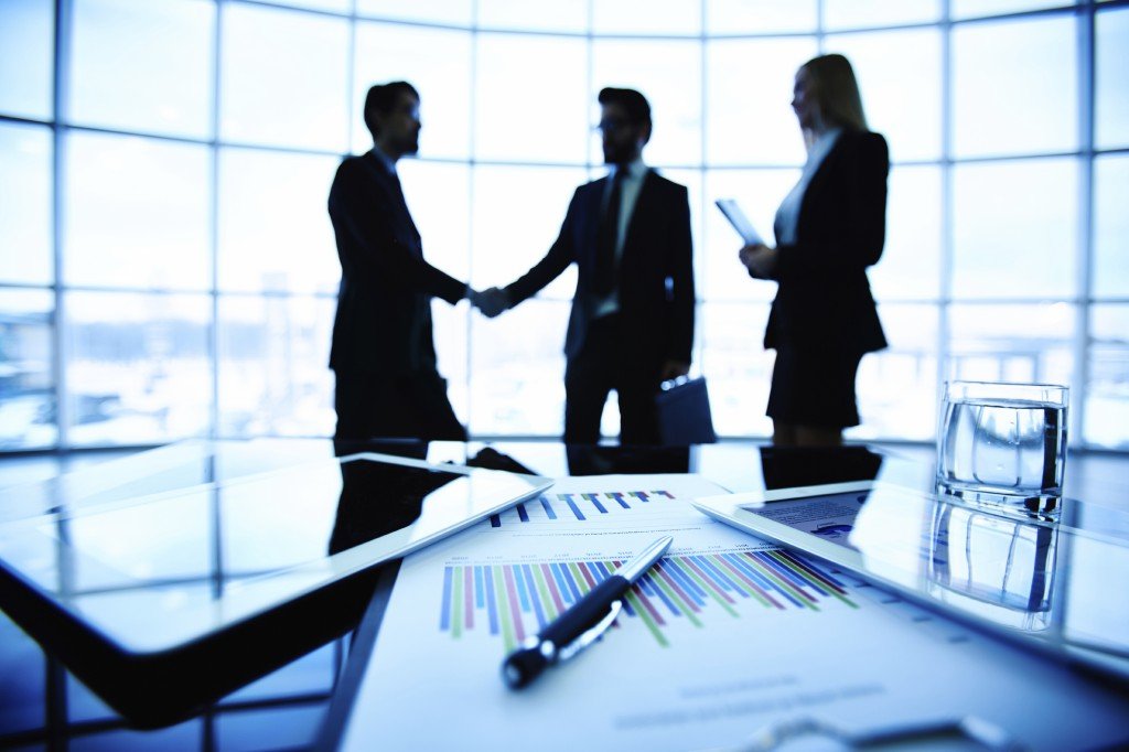 iStock 000038374680LargeBuySellBusiness 1024x682 1